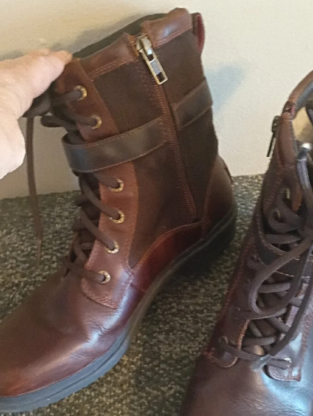 UGG Brown Suede Shearling-Lined Ankle Boots Size 8.5 Kesey